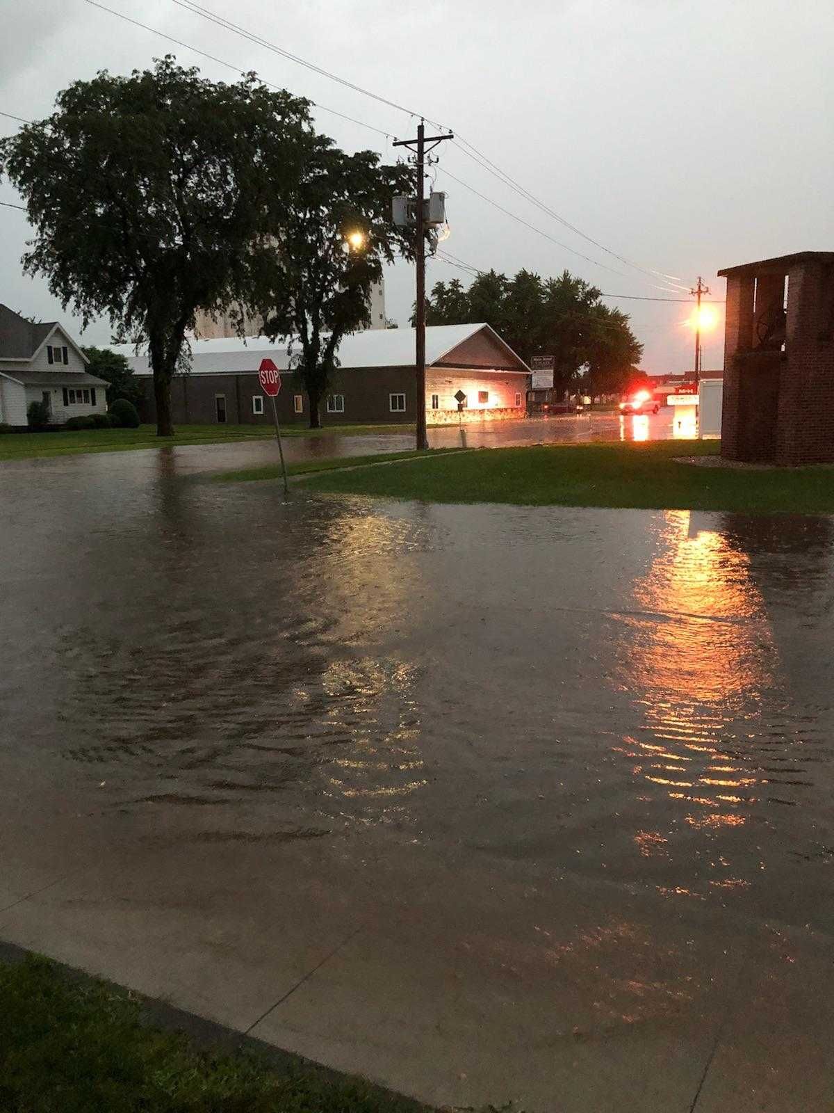 Rock Valley, IA flooding forces residents to evacuate, travel ba KTIV
